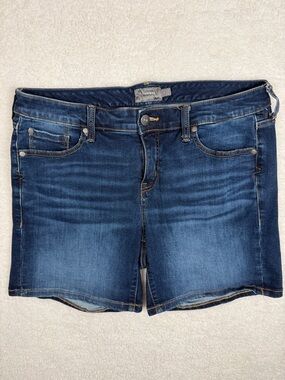 torrid Dark Blue Denim Shorts large 14 size stretch